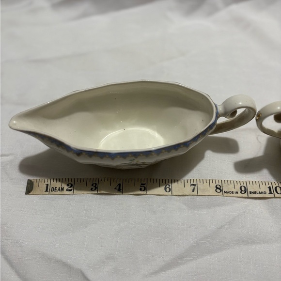 Vintage Floral Cream and Blue Ceramic Gravy Boat and Pitcher Set - Picture 3 of 6